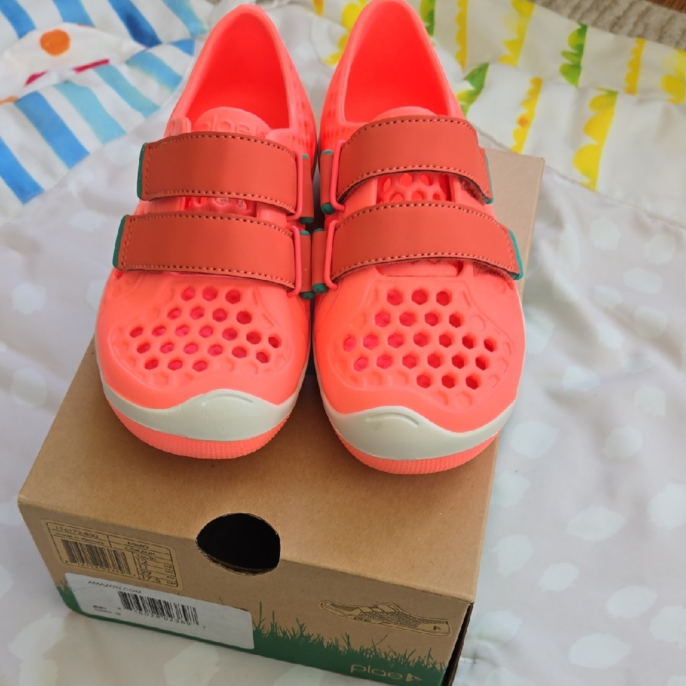 Plae Water Shoes